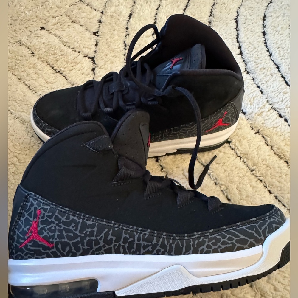 Jordan Air Deluxe BG Black and Gray with Red Accents